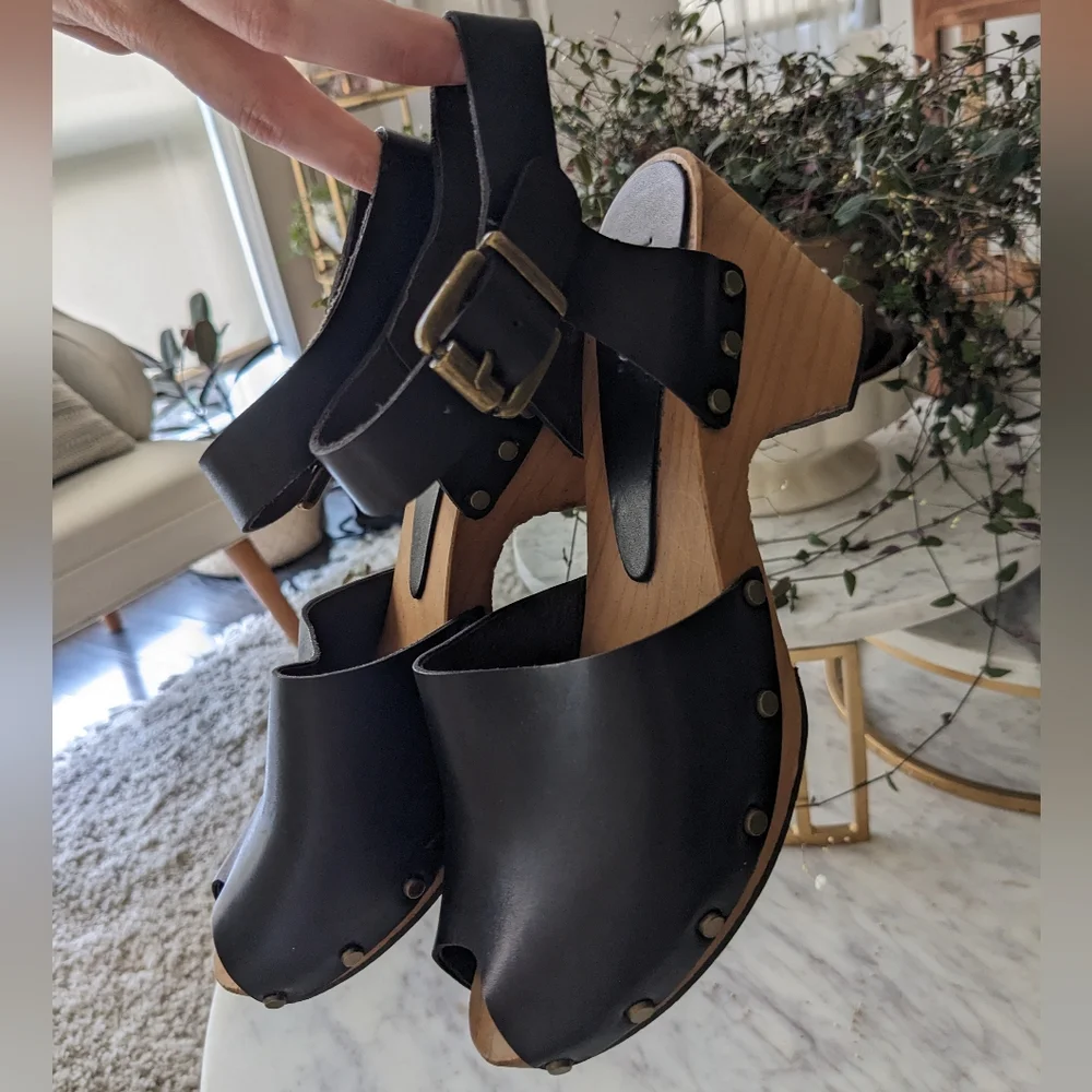 Lisa B Peep Toe Wooden Clog - Picture 4 of 14